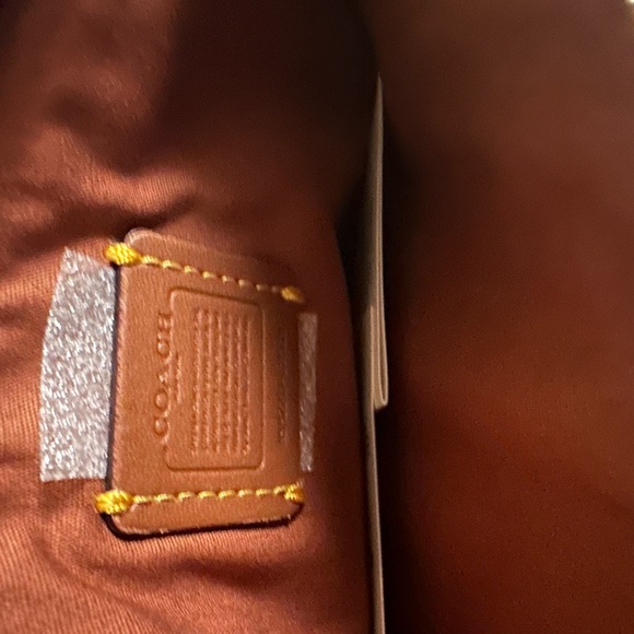 π COACH SMALLπ SIGNATURE WRISTLET IN COATED CANVAS & LEATHER - Picture 5 of 8